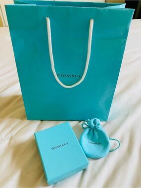 🛍️Tiffany’s Authentic Jewelry Packaging Set